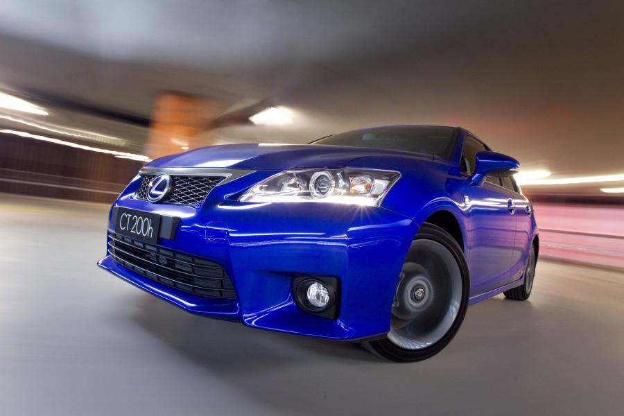  Lexus CT200h F-Sport 2011 года  (UK) (фото 20 из 21)